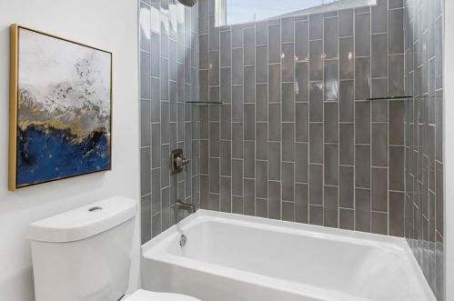 2020 Cambridge Ave, Atlanta GA 30337-1816 exterior