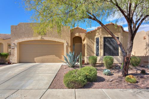 710 Shadow Wood St, Green Valley, AZ 85614-6136