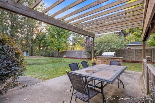 1404 Wolf Lake Rd, Meskegon MI 49442-1948 exterior