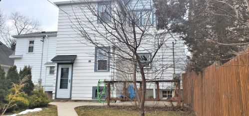 3250 Newhall St, Milwaukee, WI 53211-3042