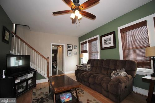 29 Roland Rd, Chester PA 19015-3051 exterior