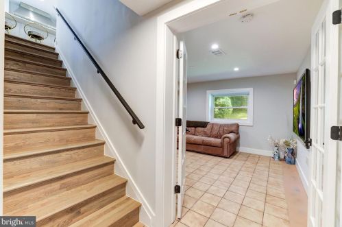 1326 Kirby Rd, Mc Lean VA  22101-2409 exterior