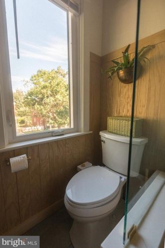 460 New Dorwart St, Lancaster PA 17603-5220 exterior