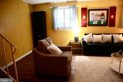 7641 Miller Fall Rd, Rockville MD 20855-1165 exterior