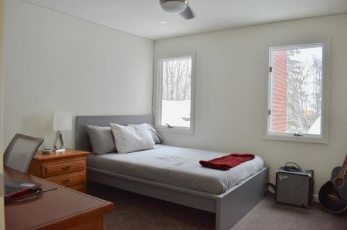 409 Greenhurst Dr, Pittsburgh PA 15243-1919 exterior