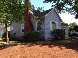 6516 33rd Ave, Portland OR  97211-7212 exterior