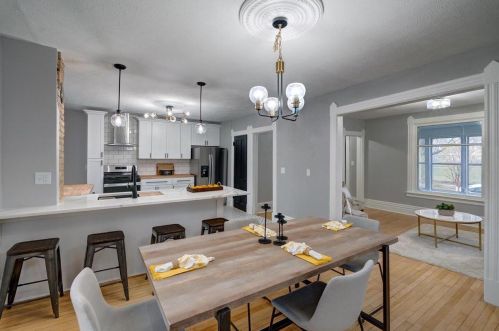 1418 Jenifer St, Madison WI  53703-3719 exterior