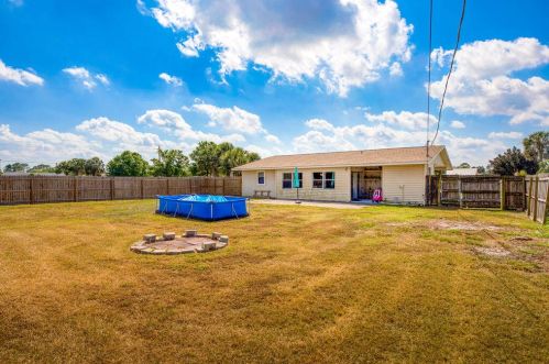 117 Ray Ave, Fort Pierce FL  34983-3045 exterior