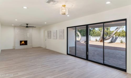 9052 29th St, Phoenix AZ  85028-5302 exterior