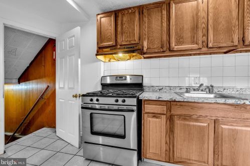 1003 Ironside Rd, Camden NJ 08104-2844 exterior