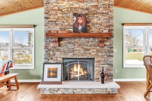 65526 Peninsula Dr, Cassopolis MI 49031-8530 exterior