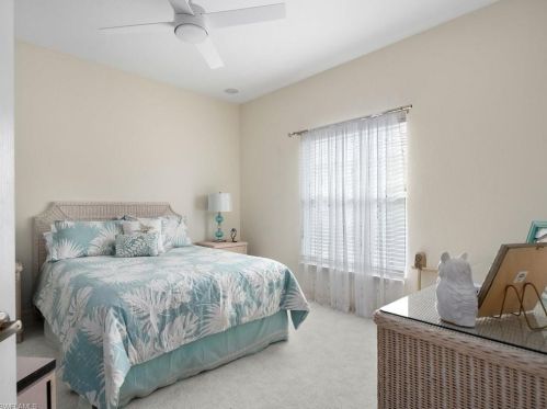 6932 Mauna Loa Ln, Naples FL 34113-2646 exterior