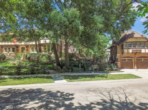 9241 Pleasant Ave, Chicago, IL 60643-6014