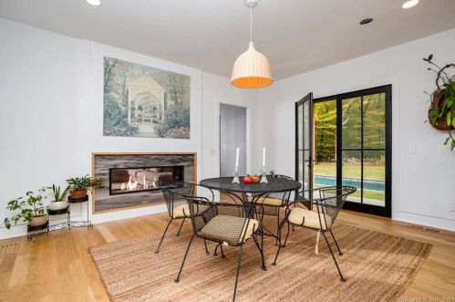 232 Bayberry Ln, Westport CT 06880-4033 exterior