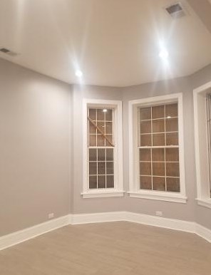 4113 Gladys Ave, Chicago IL 60624-3021 exterior