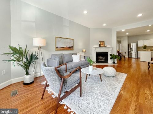 2717 13th St, Washington, DC 20018-3902