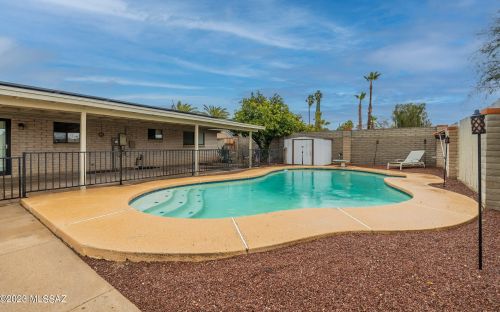 8424 23rd St, Tucson AZ  85710-6502 exterior