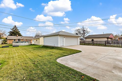 4460 65th St, Milwaukee WI  53220-3420 exterior