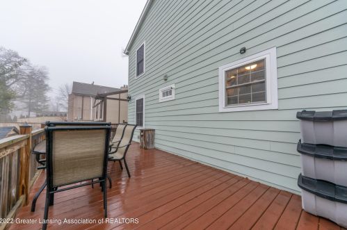 6249 Reynolds Rd, Haslett MI 48840-8906 exterior