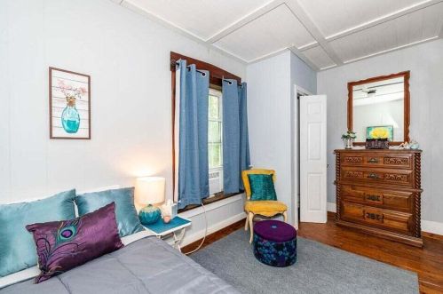 514 Kalamazoo St, Paw Paw MI 49079-1130 exterior