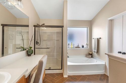 9810 Barr Spg Dr, Humble TX 77396-4228 exterior