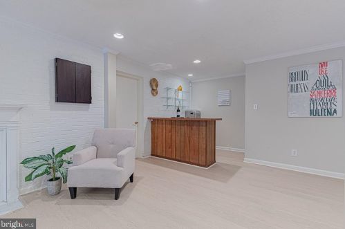 1515 Highwood Dr, Mc Lean VA  22101-5800 exterior