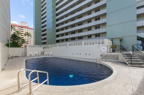 780 Amana St, Honolulu HI  96814-3247 exterior