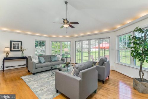 11801 Ambleside Dr, Rockville MD 20854-2109 exterior