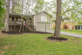 2208 Antietam Rd, Knoxville, TN 37917-3505