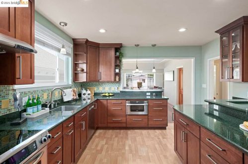 1118 Delaware St, Berkeley CA 94702-1620 exterior