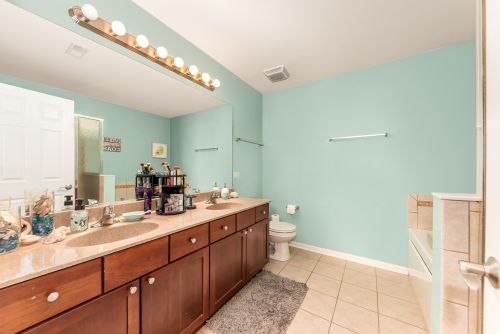 1715 Fieldstone Ct, Joliet IL 60404-8262 exterior