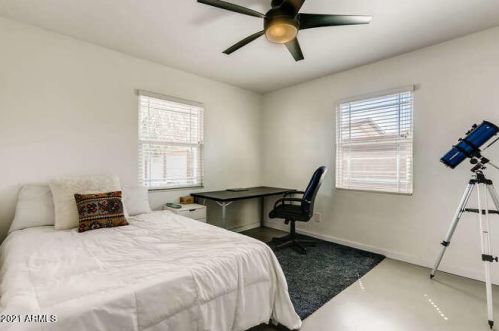 4233 17 Ave, Phoenix AZ 85027-5308 exterior