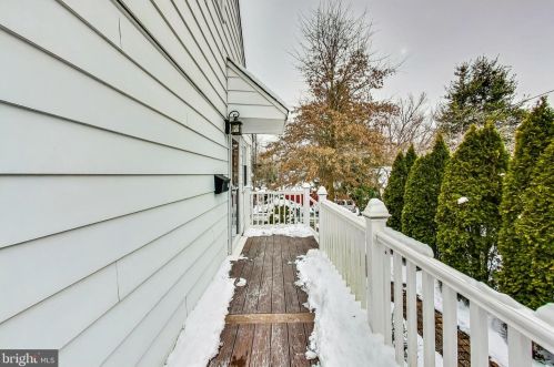 903 Robin Rd, Silver Spring MD  20901-1872 exterior