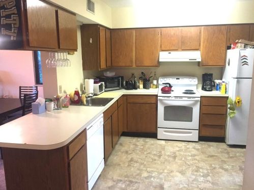 3242 Niagara Sq, Pittsburgh PA 15213-4277 exterior