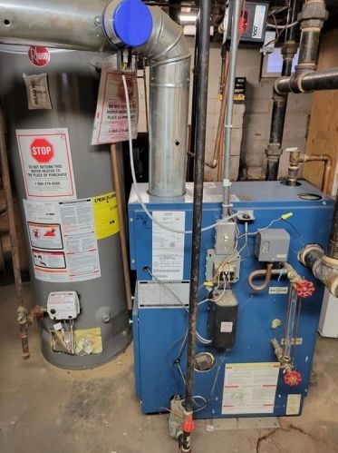 92 Nonotuck Ave, Chicopee MA 01013-2520 exterior