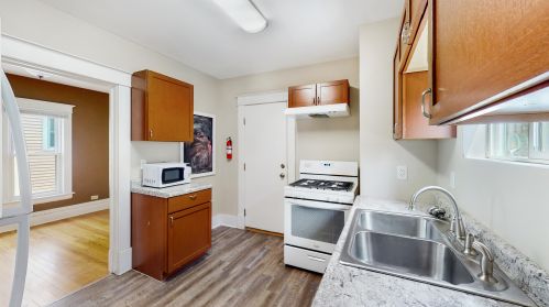 1405 Burdick St, Kalamazoo MI  49001-2701 exterior