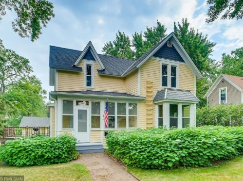 2689 8th Ave, Saint Paul, MN 55109-3130