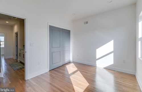 1009 Greenwich St, Philadelphia PA 19147-6409 exterior