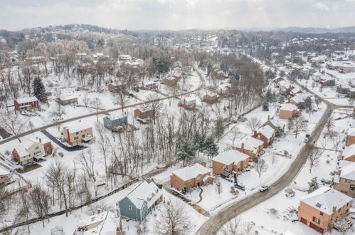 2587 Rossmoor Dr, Pittsburgh PA 15241-2581 exterior