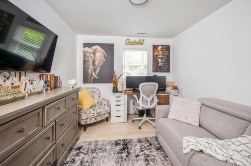 37 Walnut Hill Rd, Ridgefield CT  06877-2906 exterior