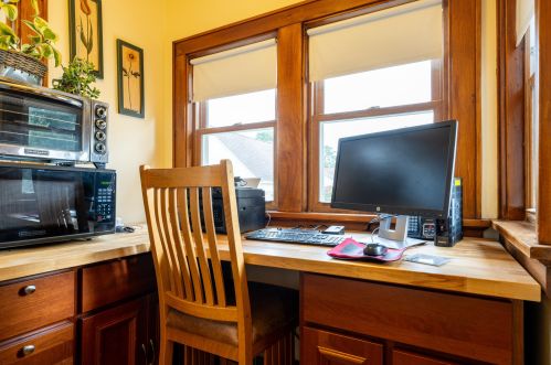 2524 Lefeber Ave, Milwaukee WI 53213-1222 exterior