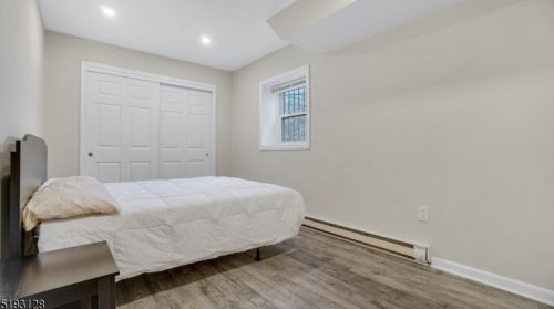 15 Seymour Ave, Newark, NJ 07108-1514