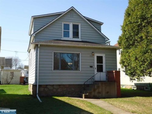 316 25th St, Hibbing, MN 55746-2147