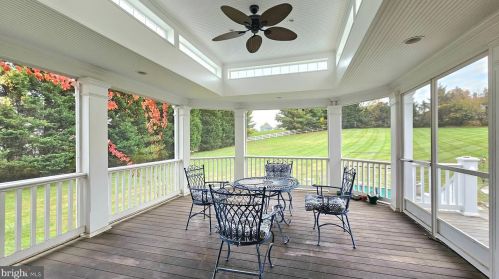 17815 Fraley Farm Rd, Rockville MD 20855-1664 exterior