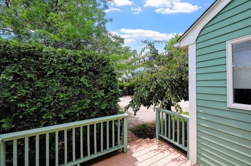 243 Transit St, Providence RI 02906-1023 exterior