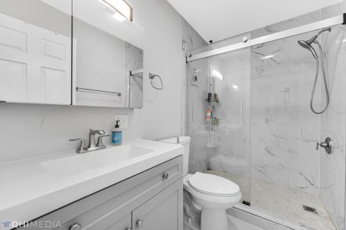 4658 Ellis Ave, Chicago IL  60653-3625 exterior