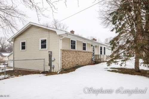 2665 Garfield Ave, Grand Rapids MI 49504-5044 exterior