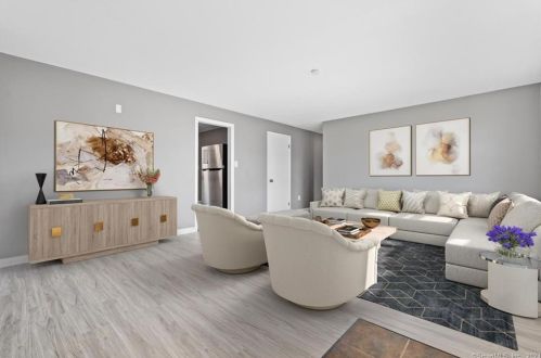 930 Church St, Wallingford, CT 06492-2069