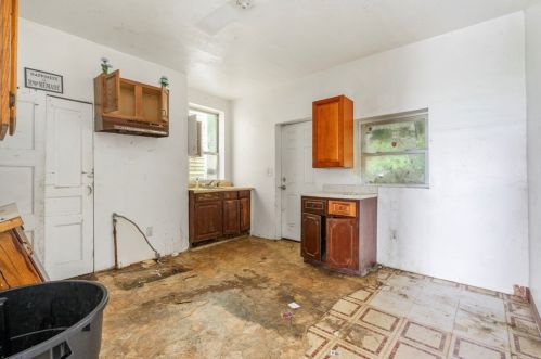 6634 Butler St, Pittsburgh PA  15206-1018 exterior