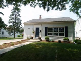 2341 84th St, Milwaukee, WI 53226-1901